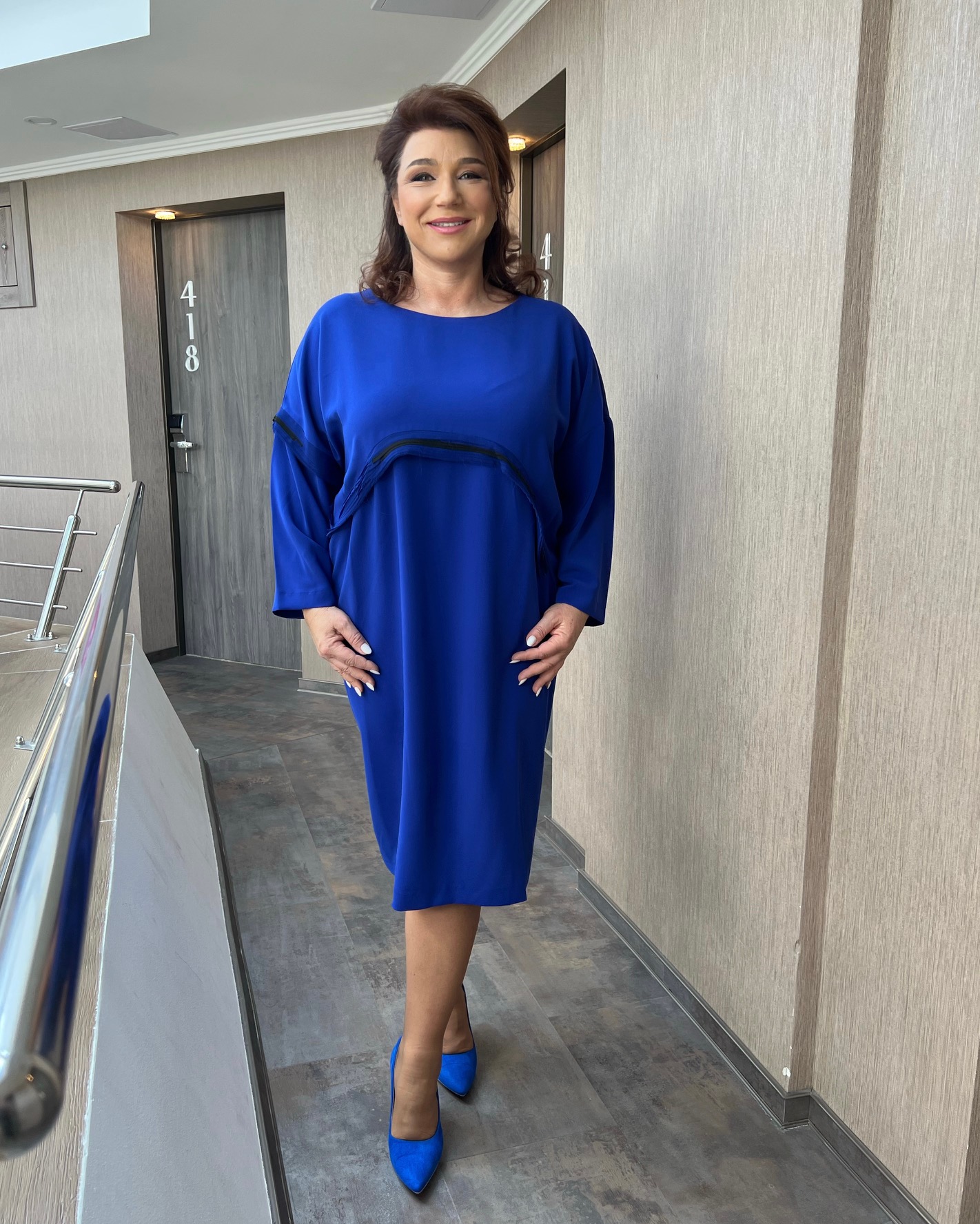 Csinos kék díszcsíkos ruha