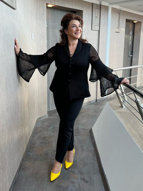 Tölcsér ujjú elegáns fekete blézer