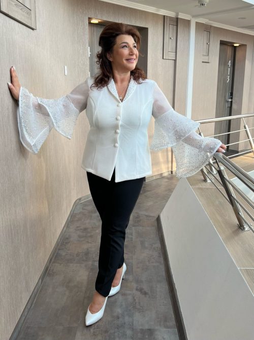 Tölcsér ujjú elegáns fehér blézer