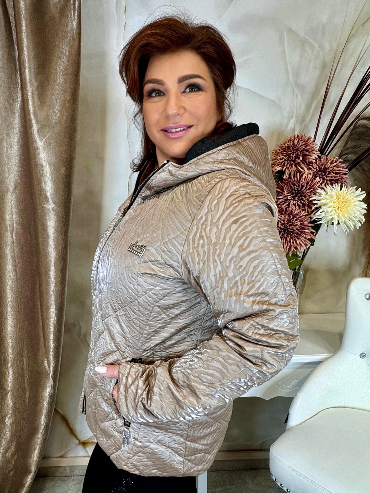 Selyemfényű rövid pezsgőszínű kabát - Image 2