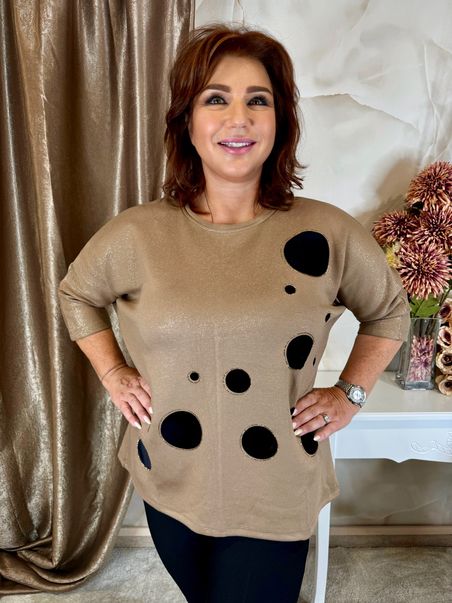 Bézs-arany felső kördíszekkel