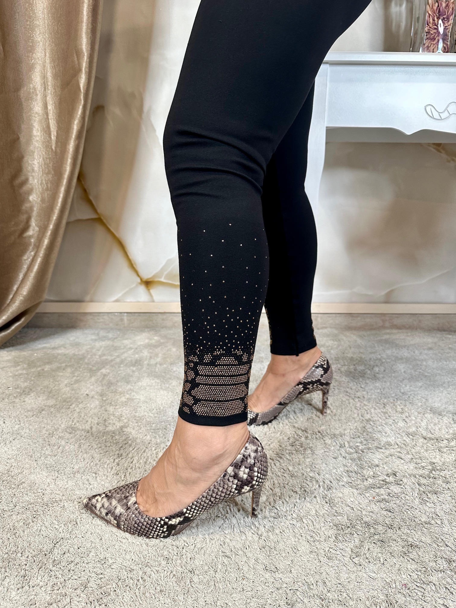 Vastag fekete pamut leggings arany kristályokkal - Image 3