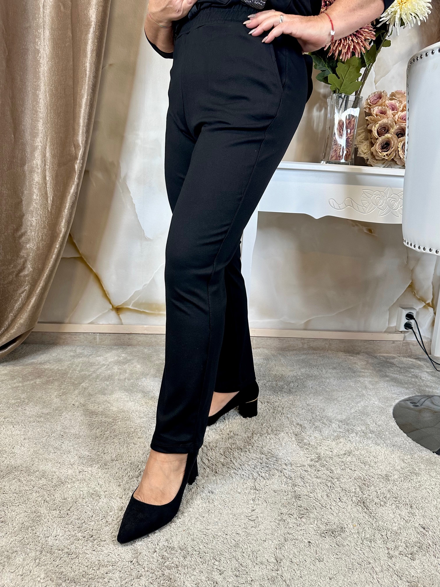 Sportosan elegáns szett hosszított felsővel, ezüst kristályokkal - Image 5