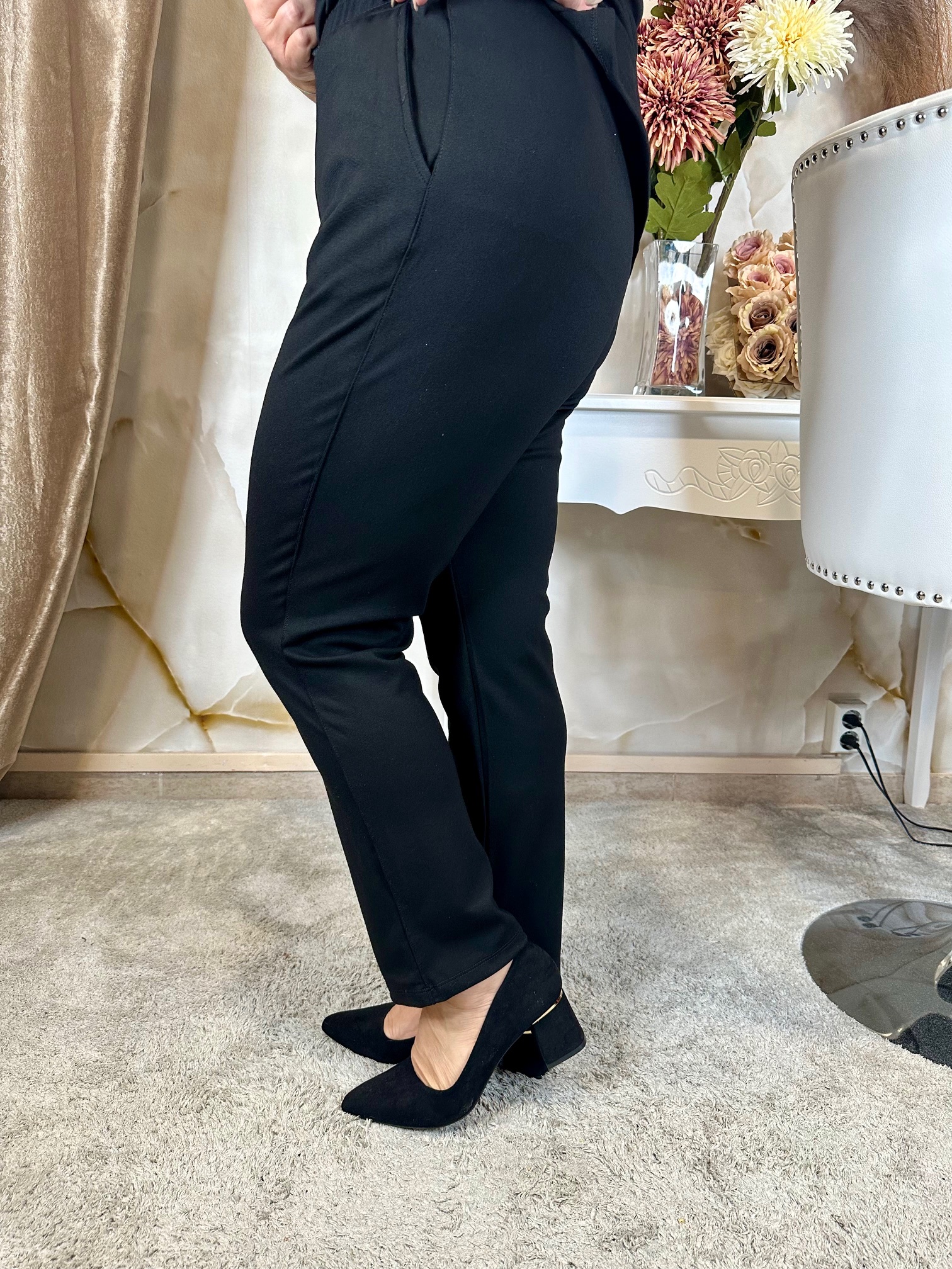 Sportosan elegáns szett hosszított felsővel, ezüst kristályokkal - Image 6