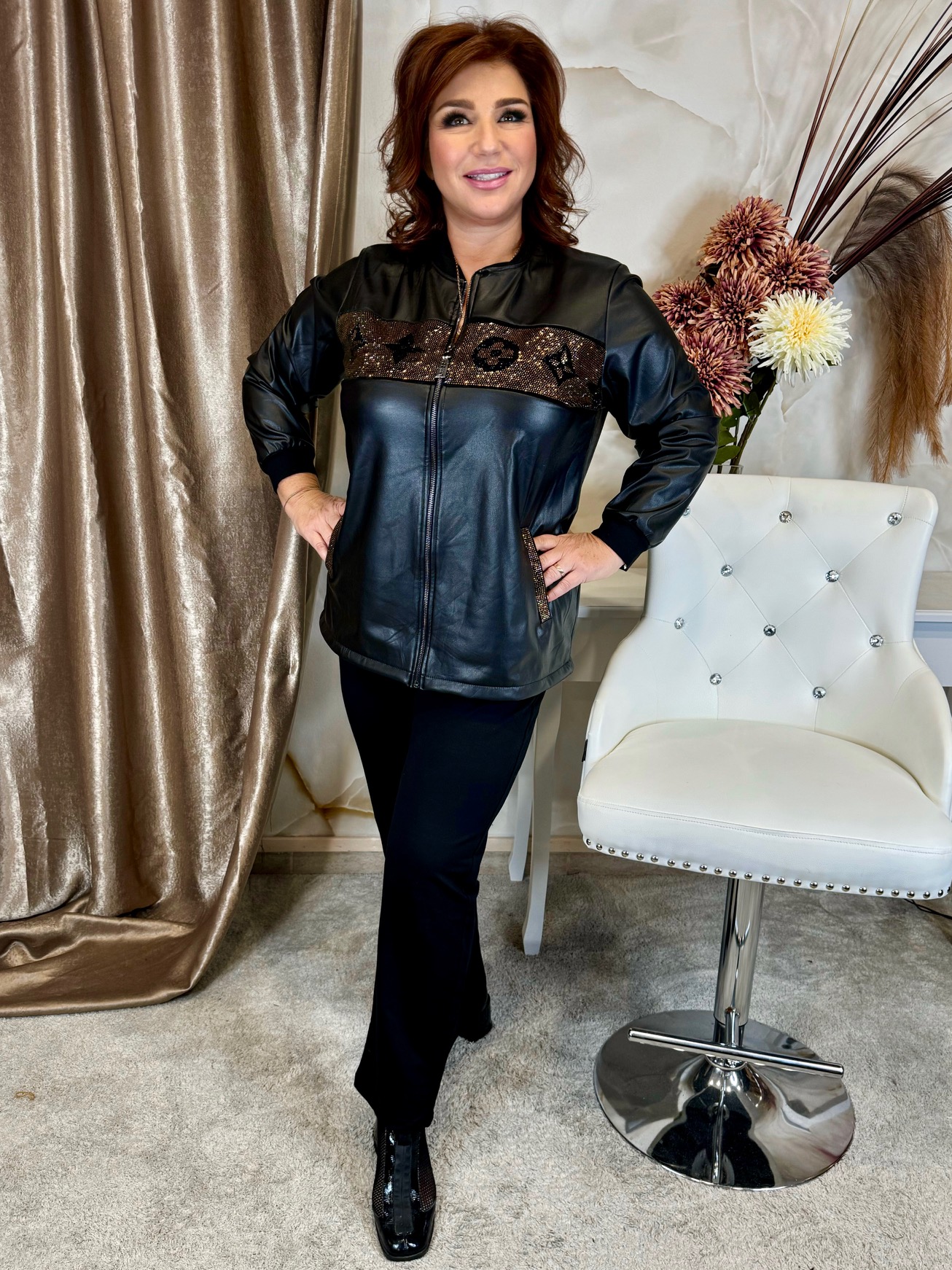 Fekete szett textilbőr felsővel, arany kristályokkal - Image 3