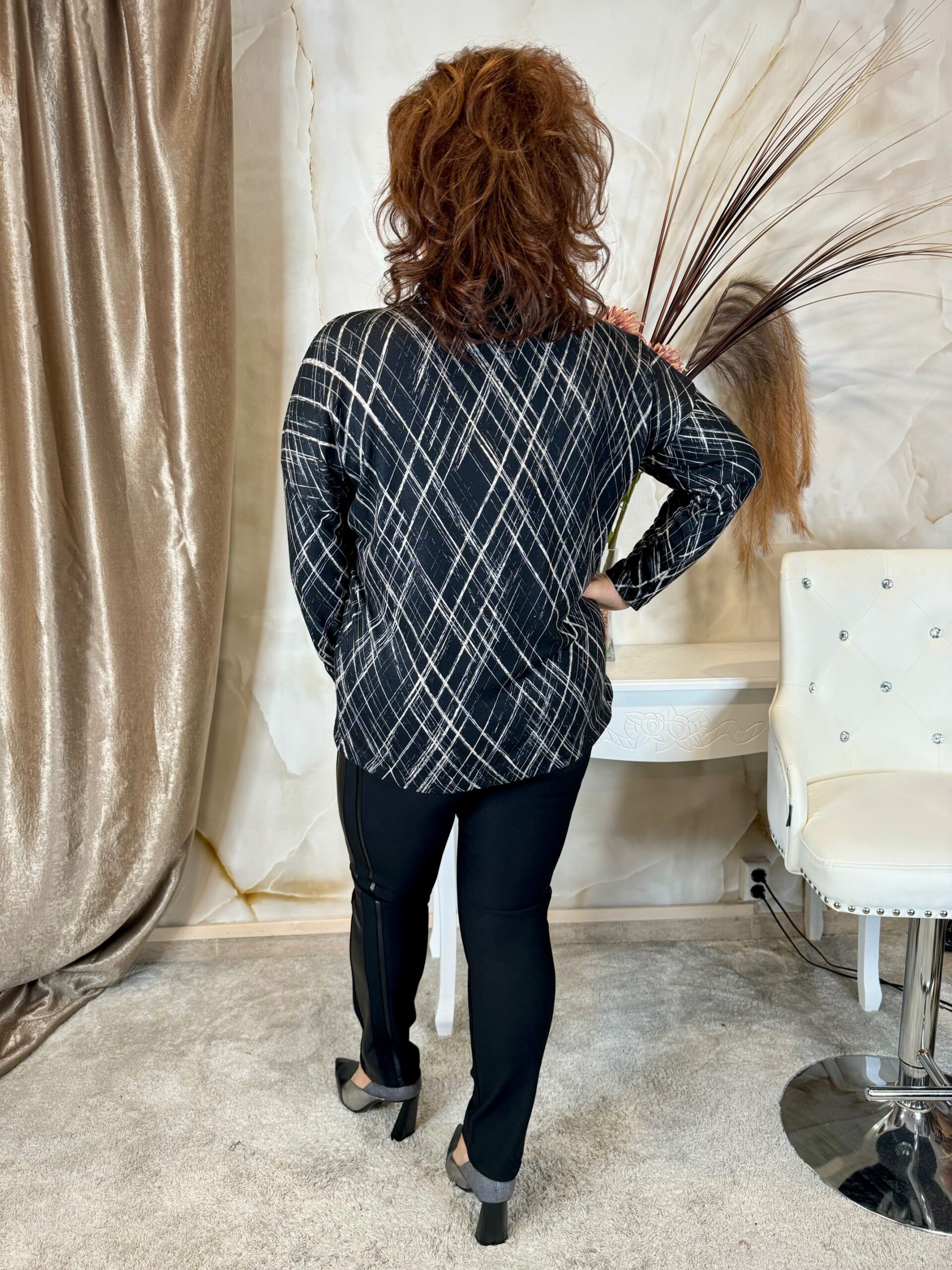 Kámzsás nyakú fekete-bézs felső - Image 5