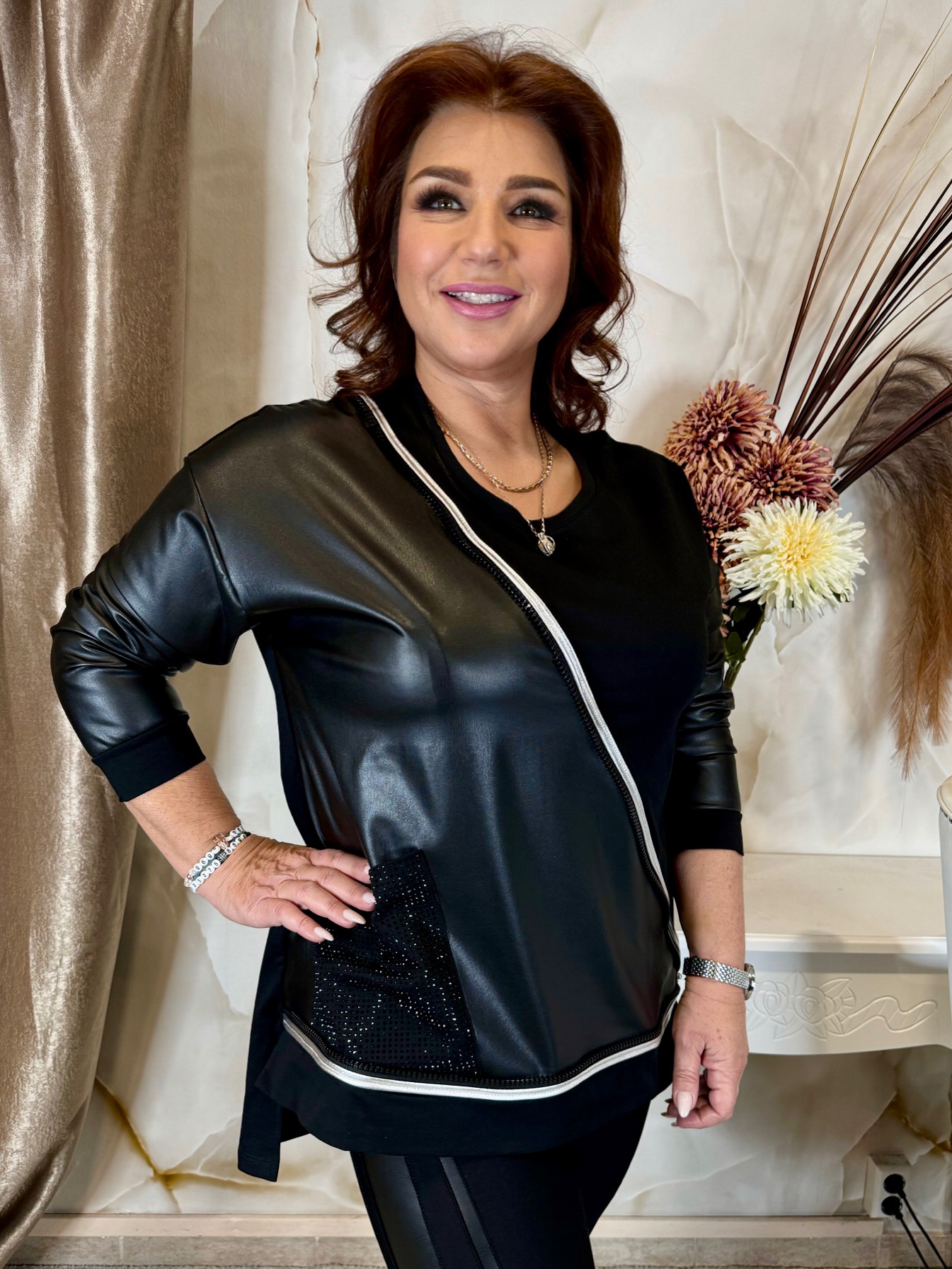 Sportosan elegáns bőrbetétes felső - Image 2