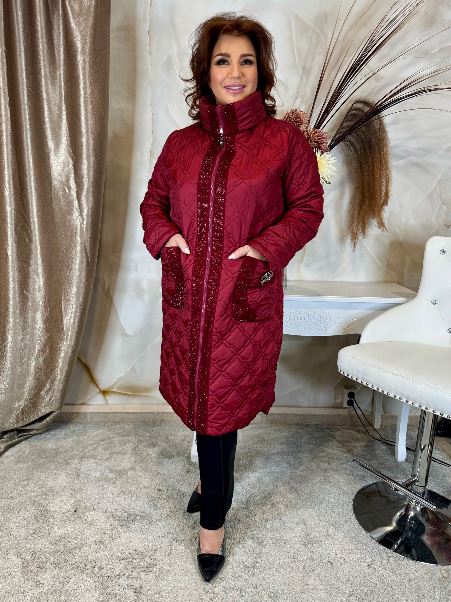 Letisztult burgundi galléros steppelt kabát - Image 2