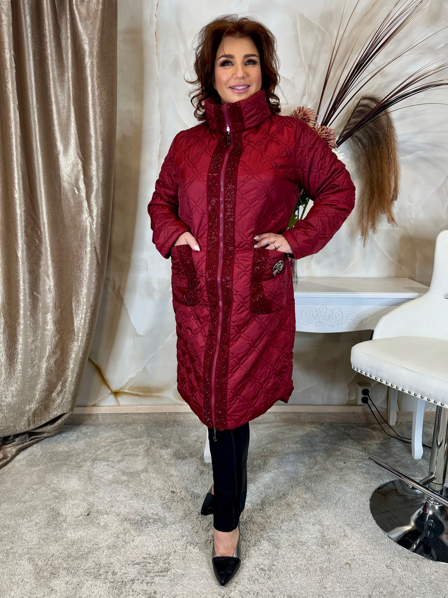 Letisztult burgundi galléros steppelt kabát - Image 5