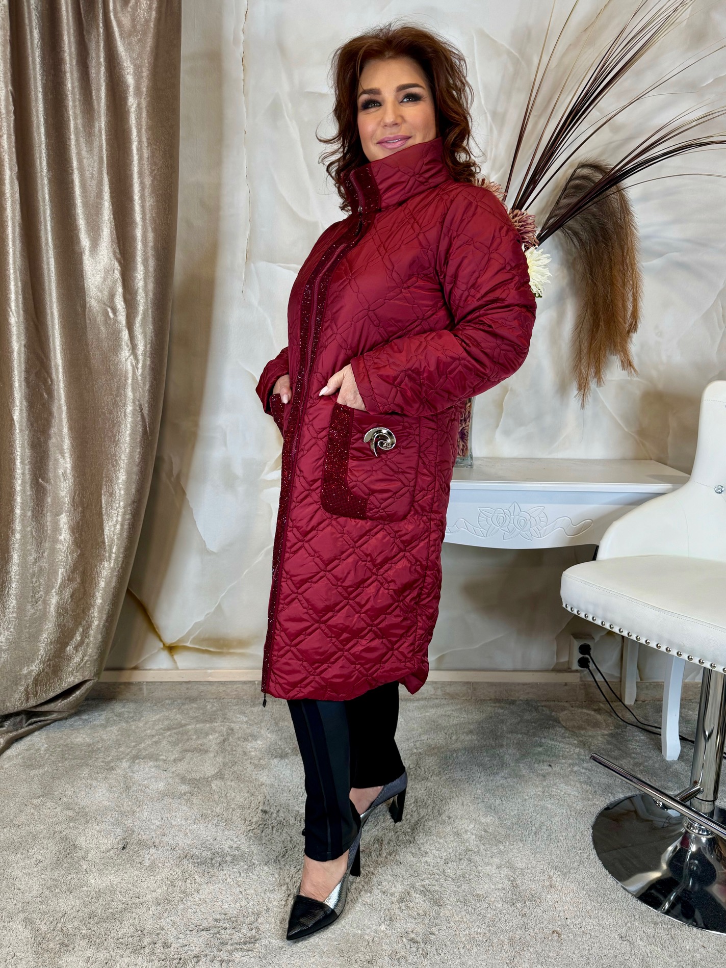 Letisztult burgundi galléros steppelt kabát - Image 6