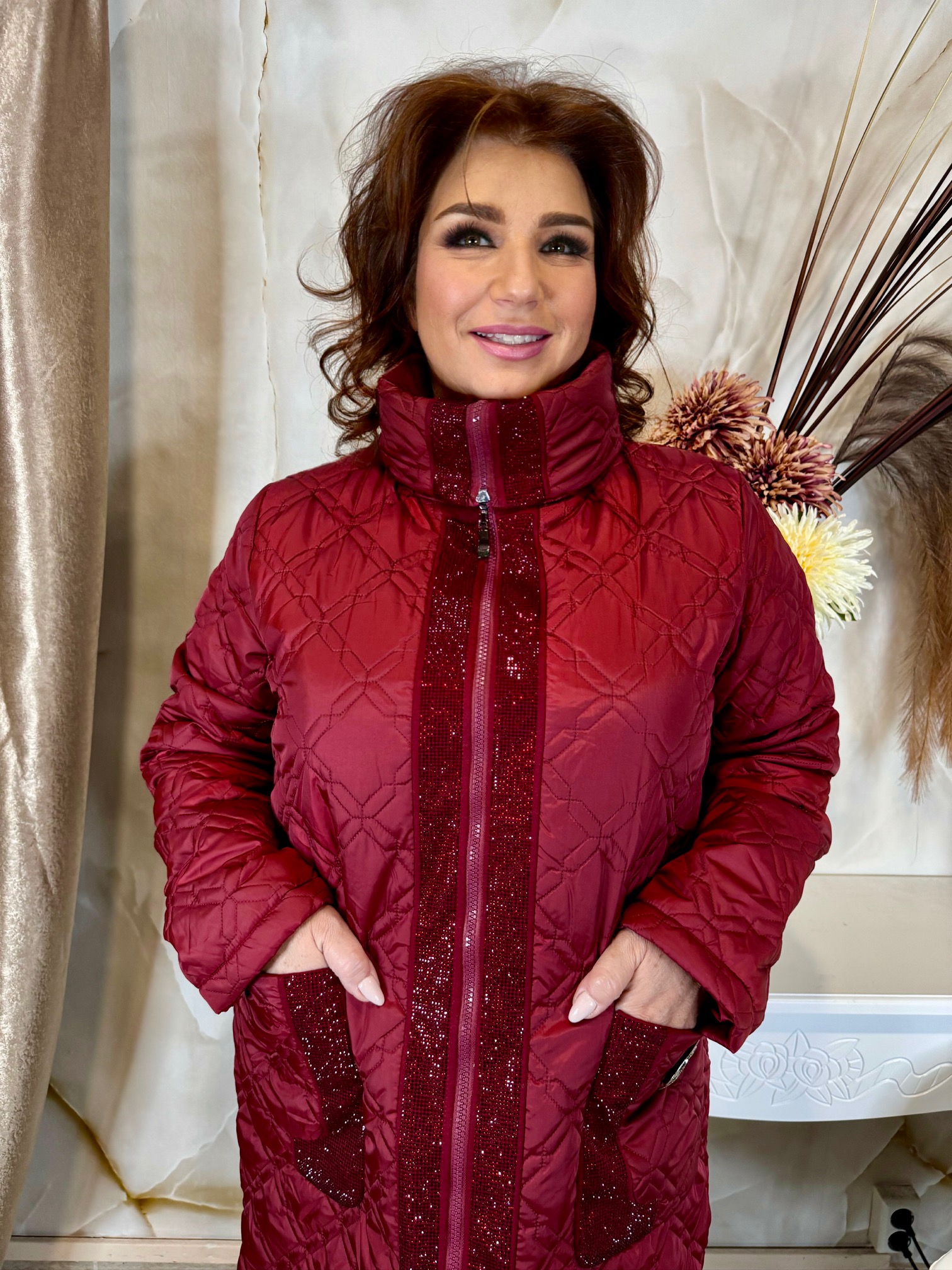 Letisztult burgundi galléros steppelt kabát - Image 7