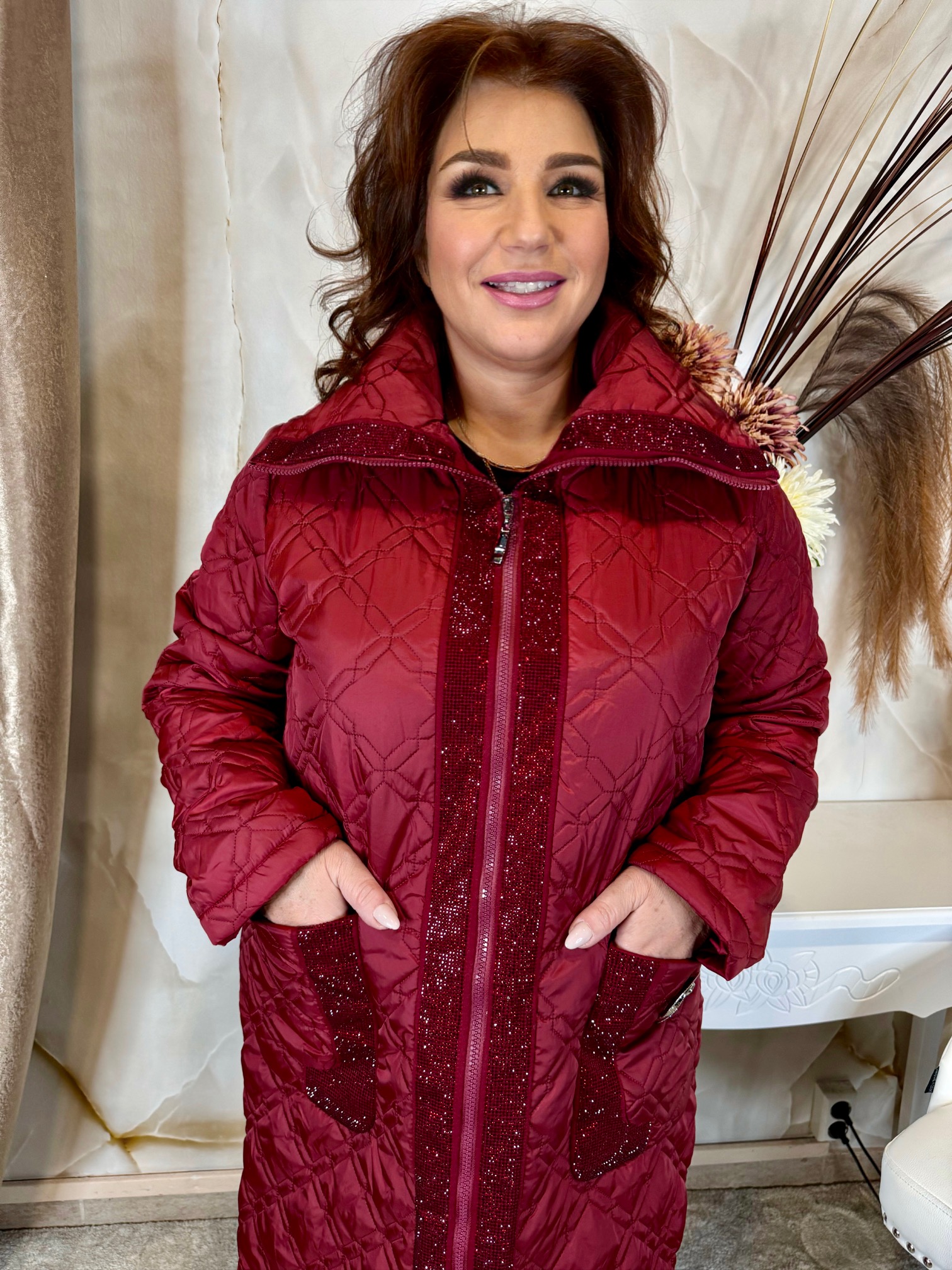 Letisztult burgundi galléros steppelt kabát - Image 3