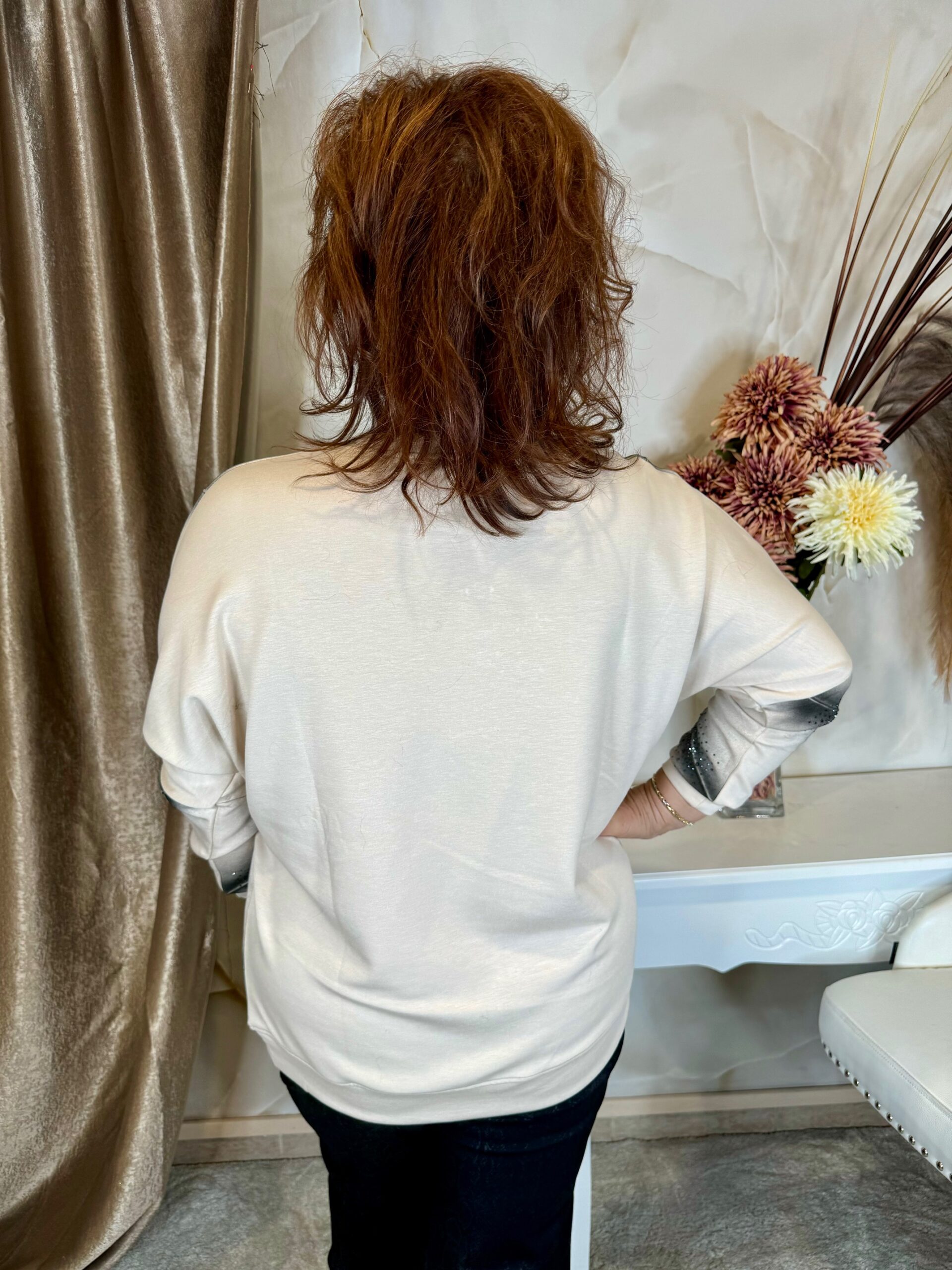 Bézs sportosan elegáns felső kristályokkal - Image 4