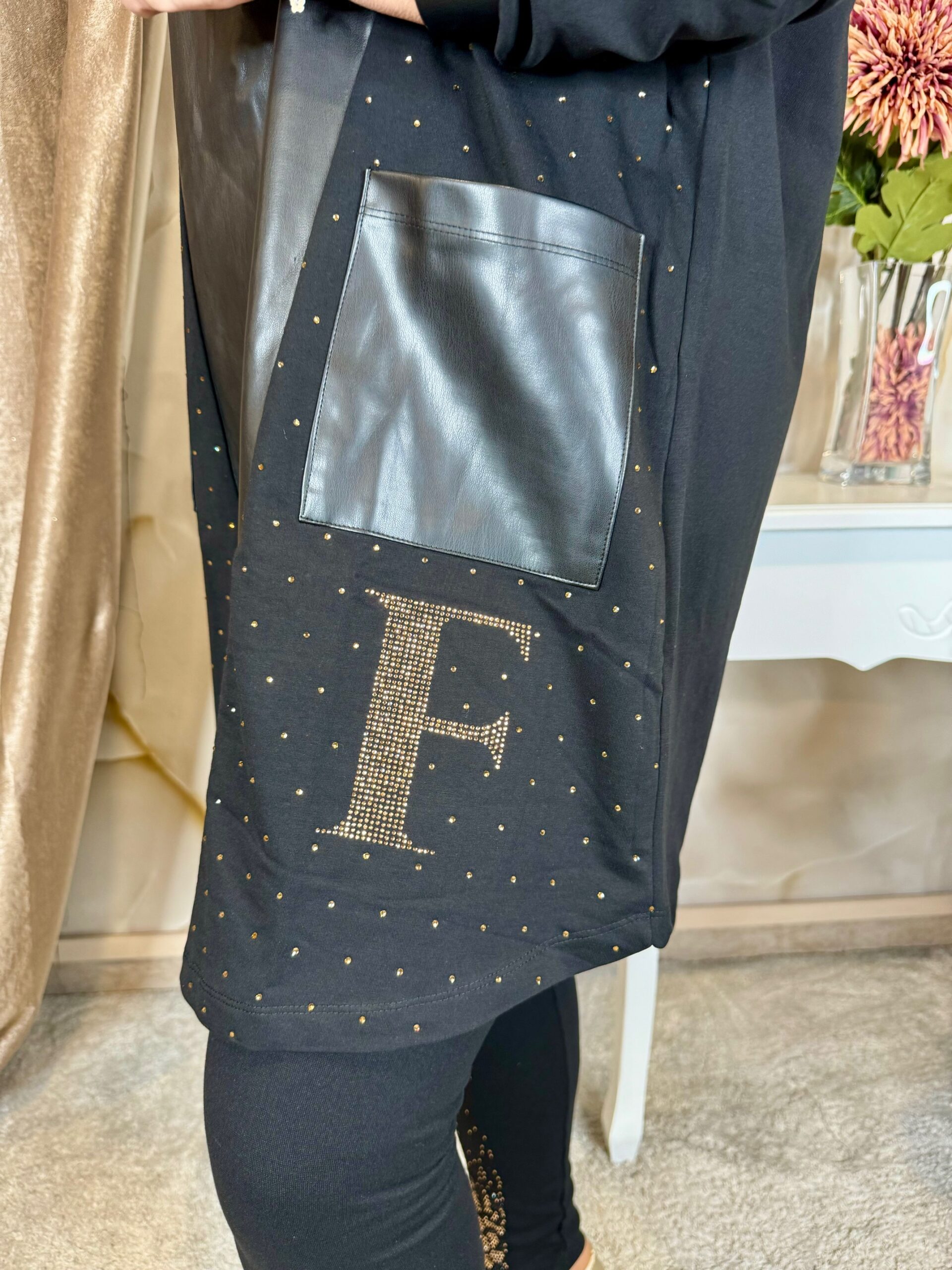 Különleges bőrbetétes tunika arany kristályokkal - Image 6