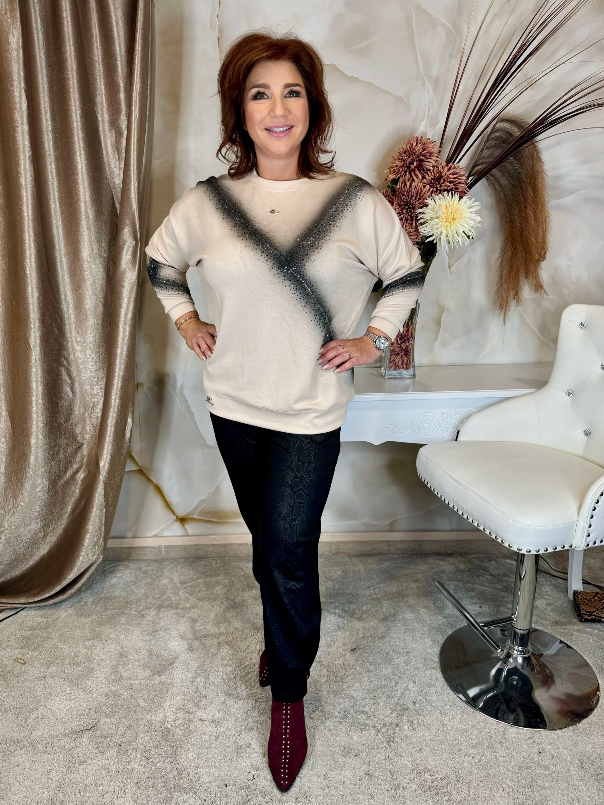 Bézs sportosan elegáns felső kristályokkal - Image 2