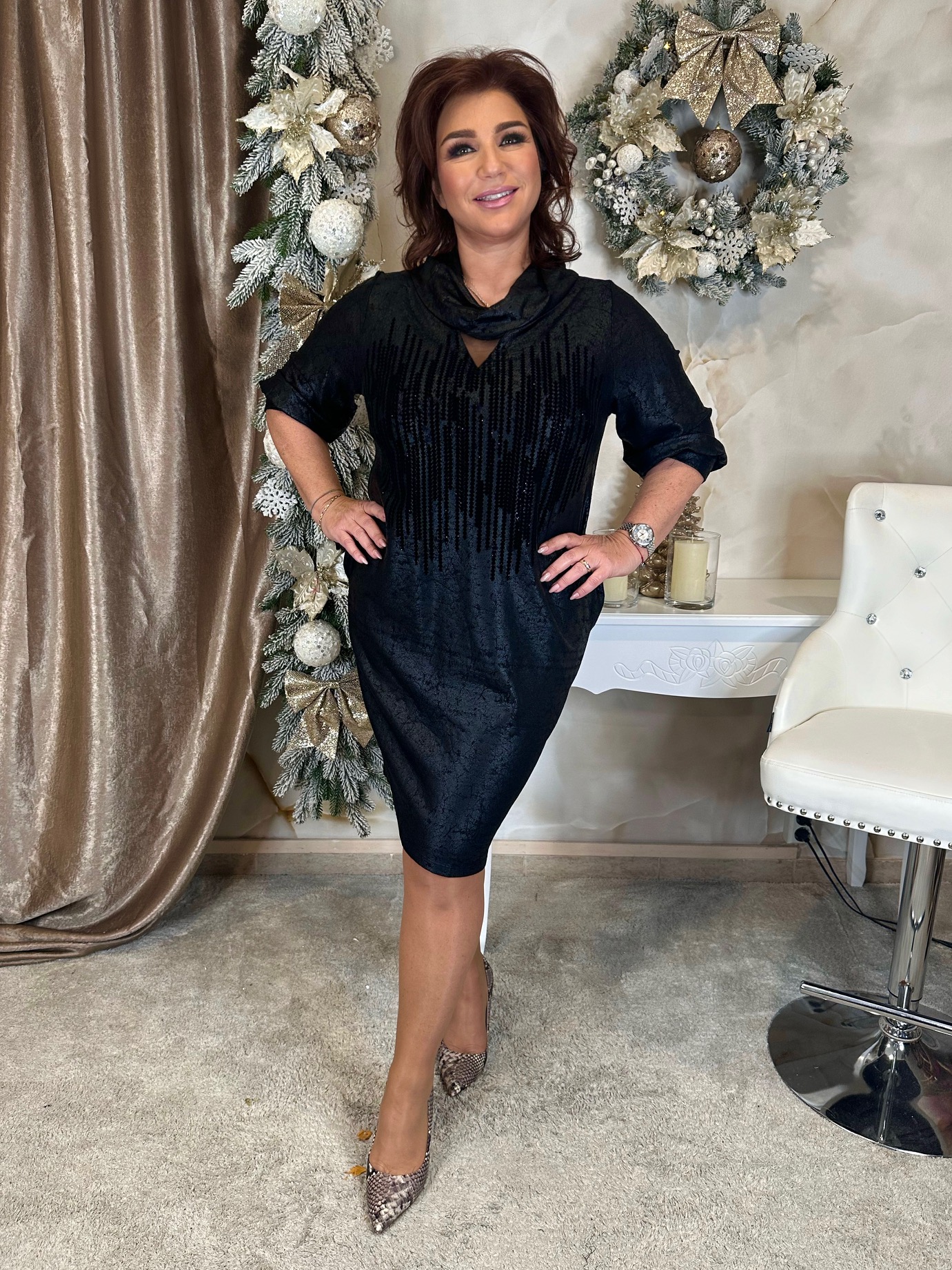 Fekete bőrhatású elasztikus alkalmi ruha tüllel