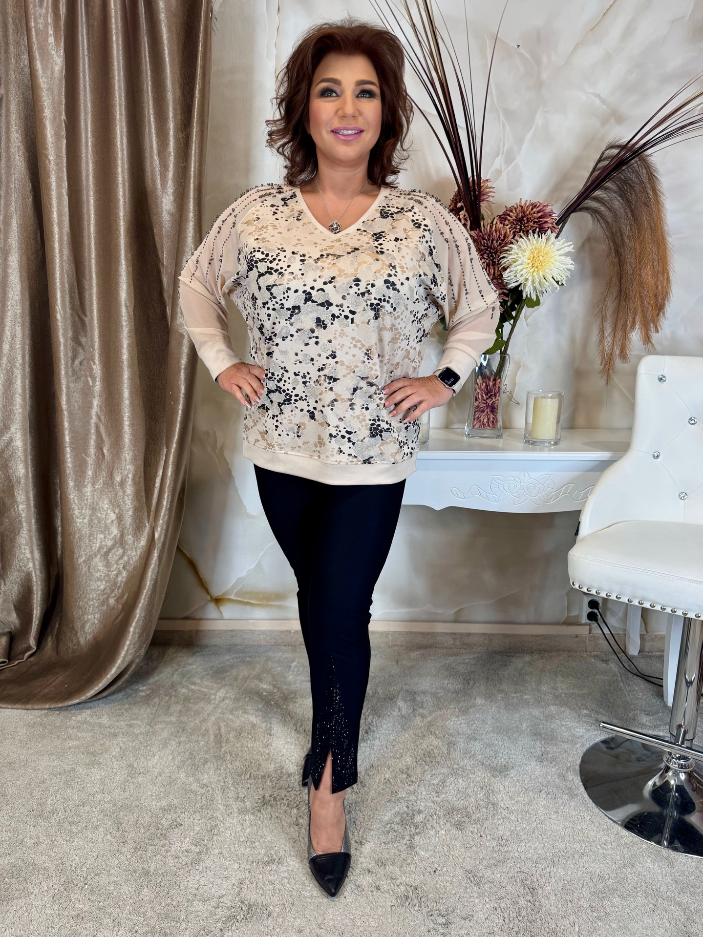 Csinos tüll ujjú bézs felső gyöngypatentokkal - Image 3