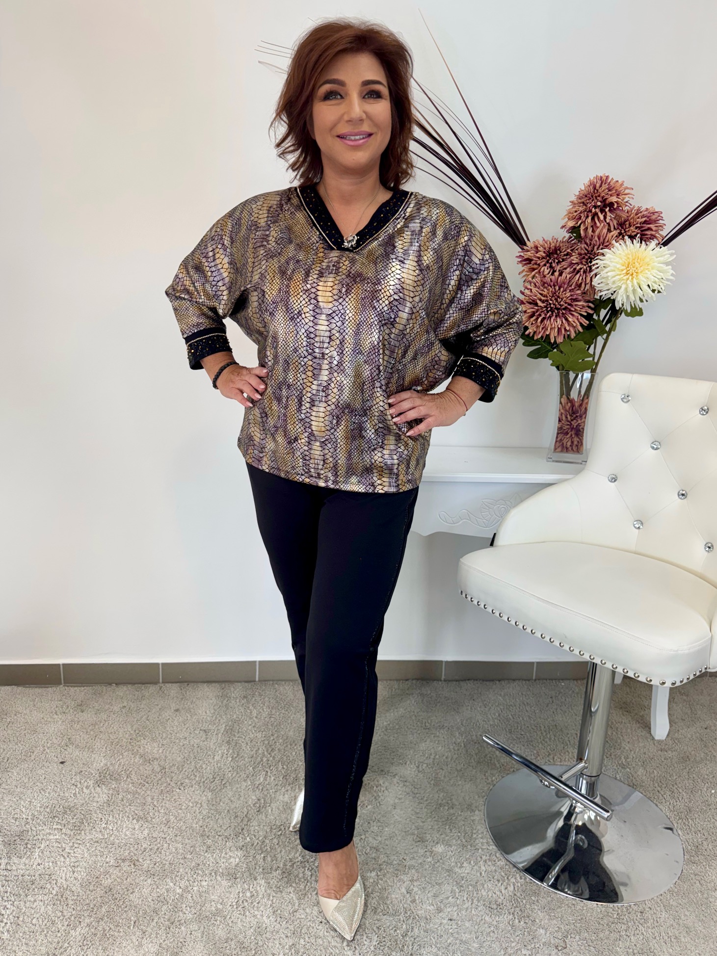 Fényes kígyómintás fekete felső - Image 2