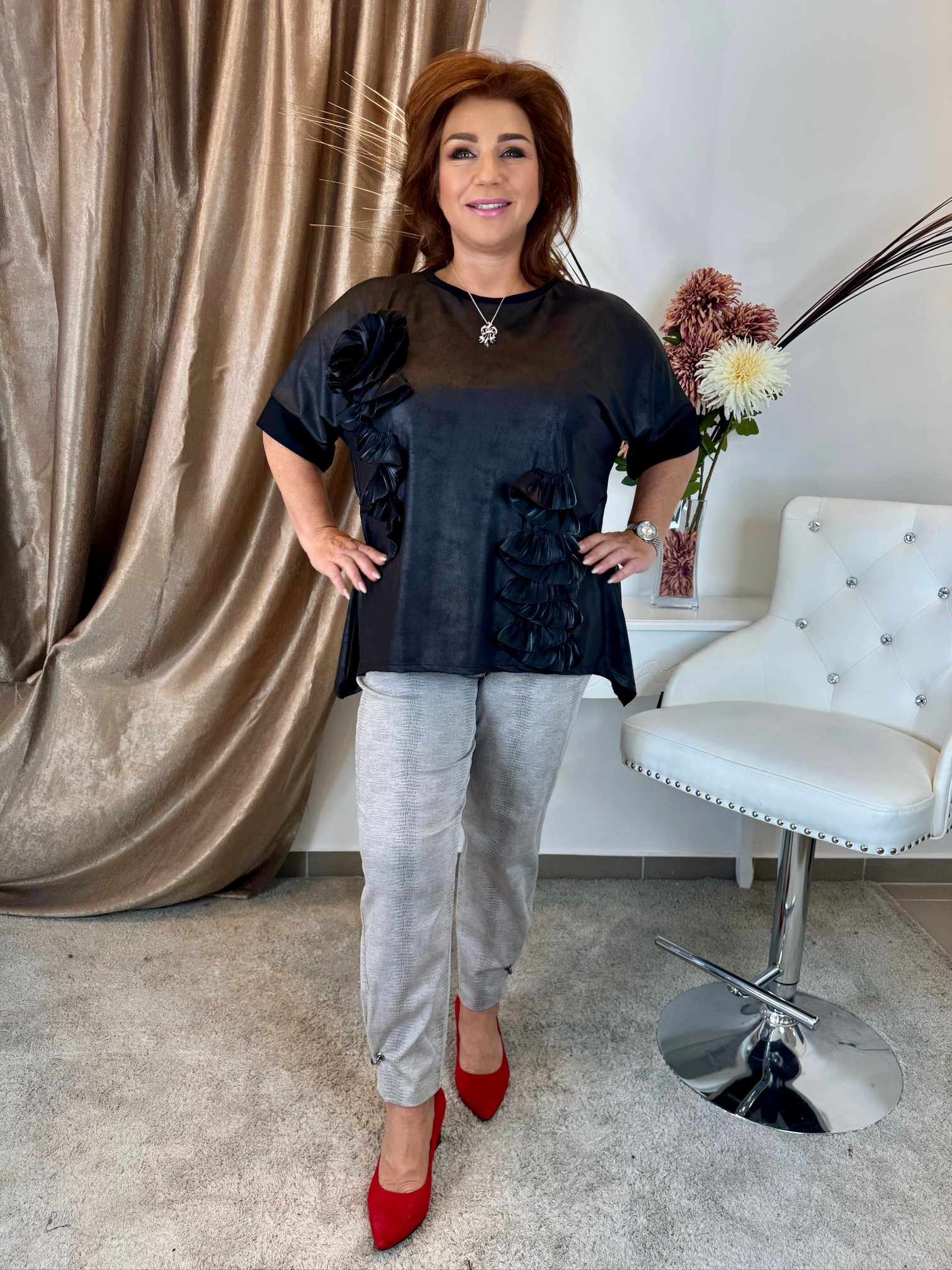 Csinos lenge bőrhatású felső selyemvirágokkal - Image 4