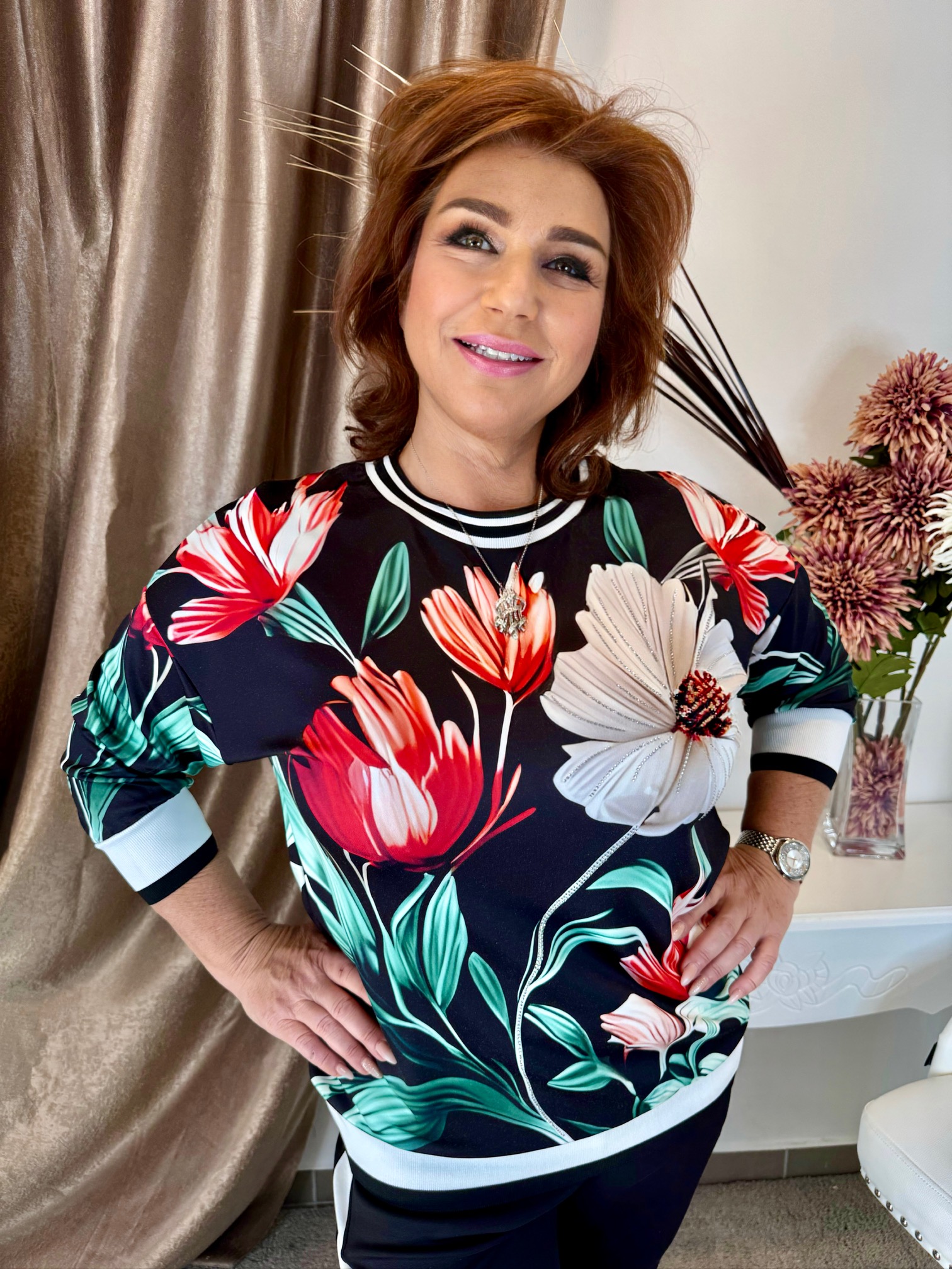 Csinos fekete szett színes virágokkal - Image 2