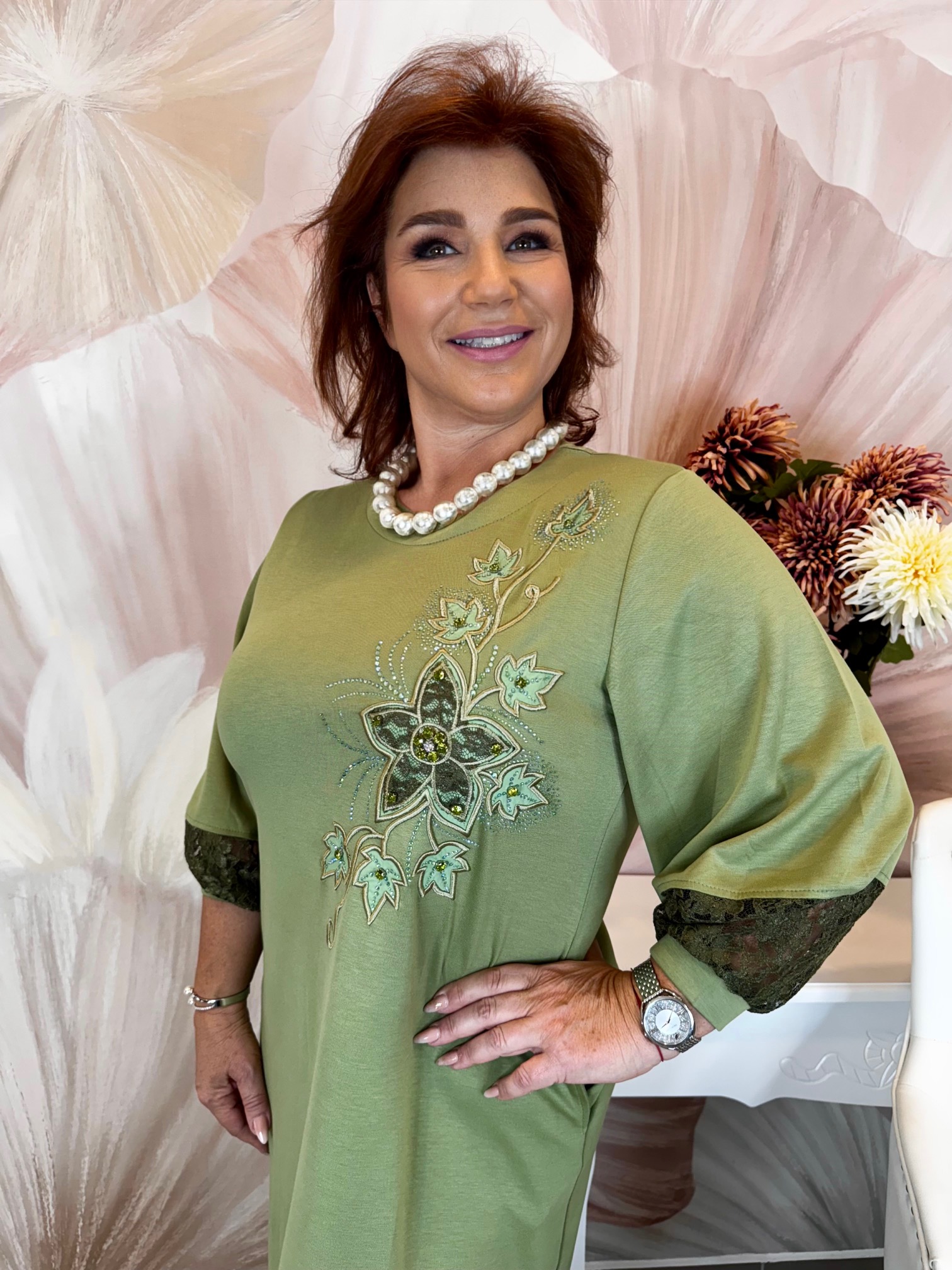 Pisztáciazöld elasztikus virágmintás ruha csipkés ujjakkal - Image 2