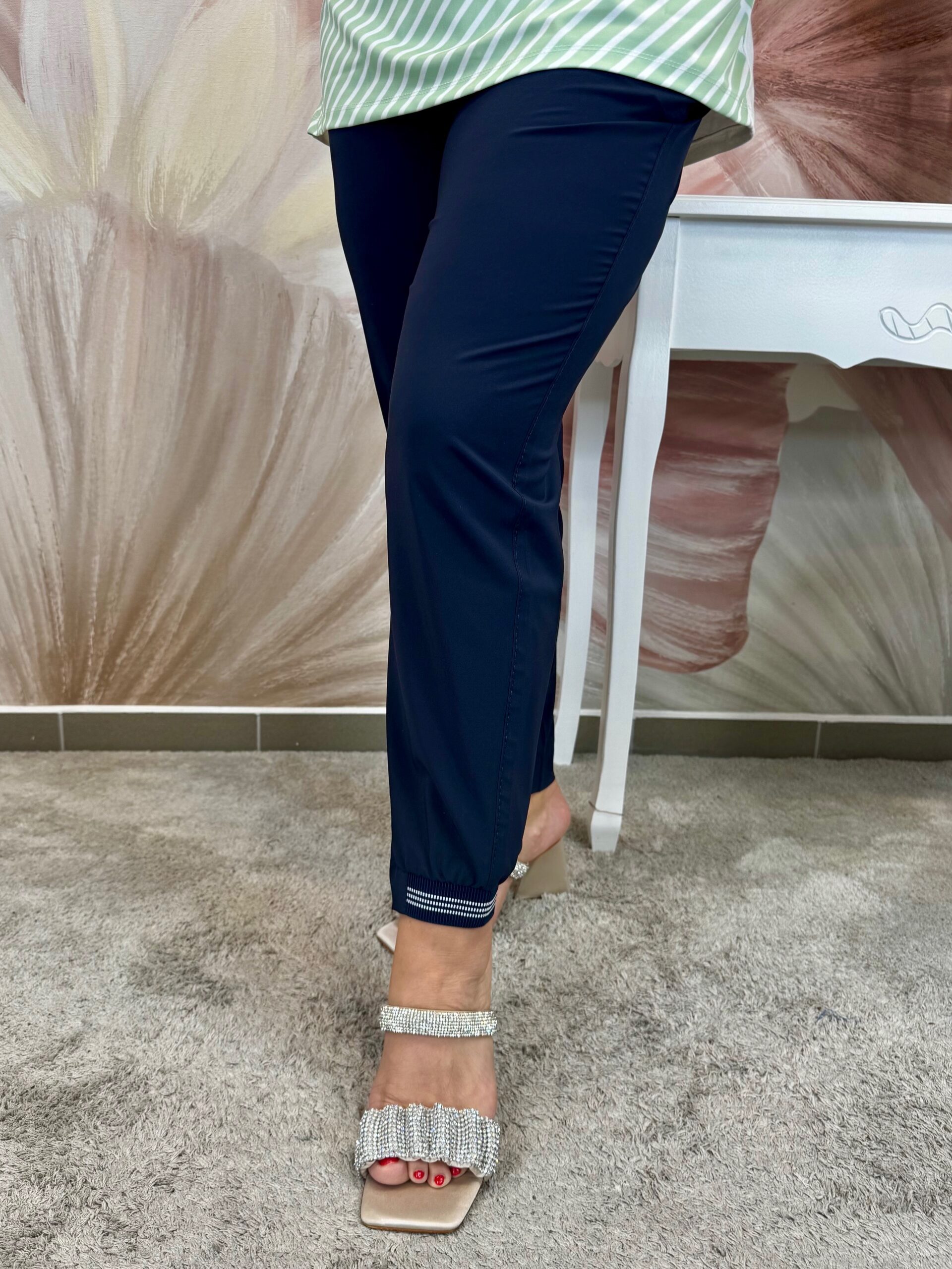 Lenge, vékony sötétkék nadrág - Image 3