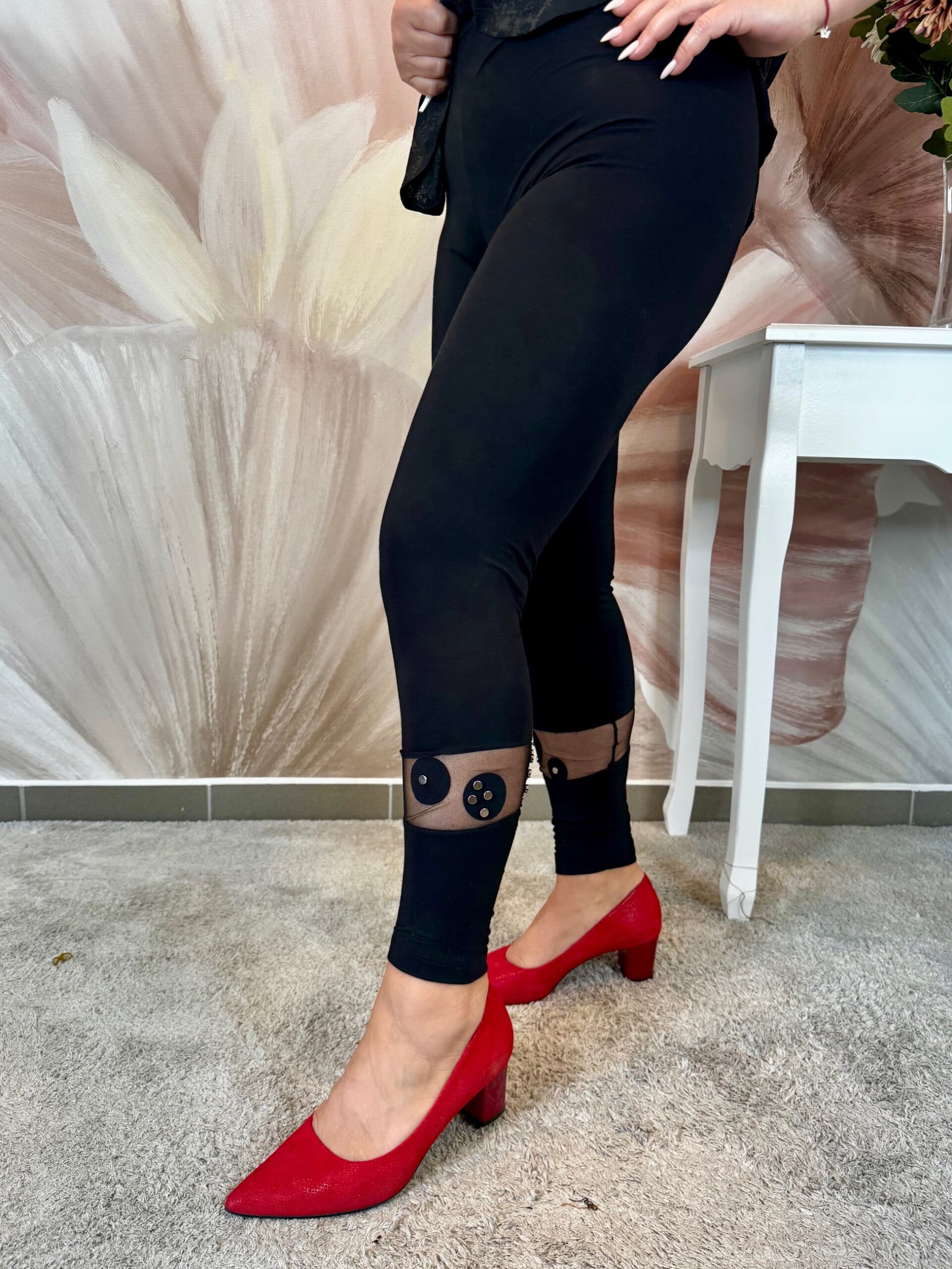 Fekete pamut leggings tüllbetéttel és patentokkal