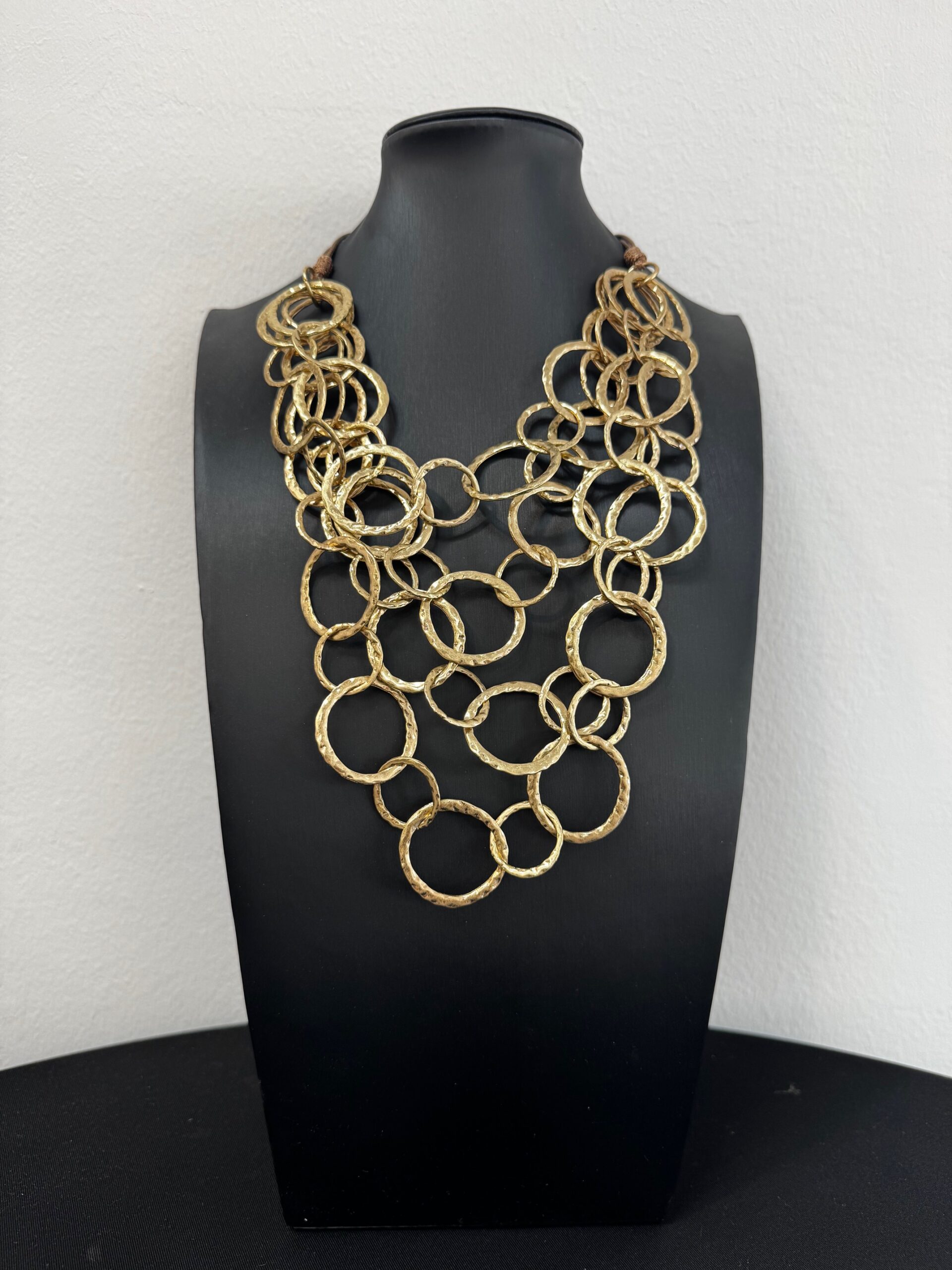 Többsoros arany karikás lánc