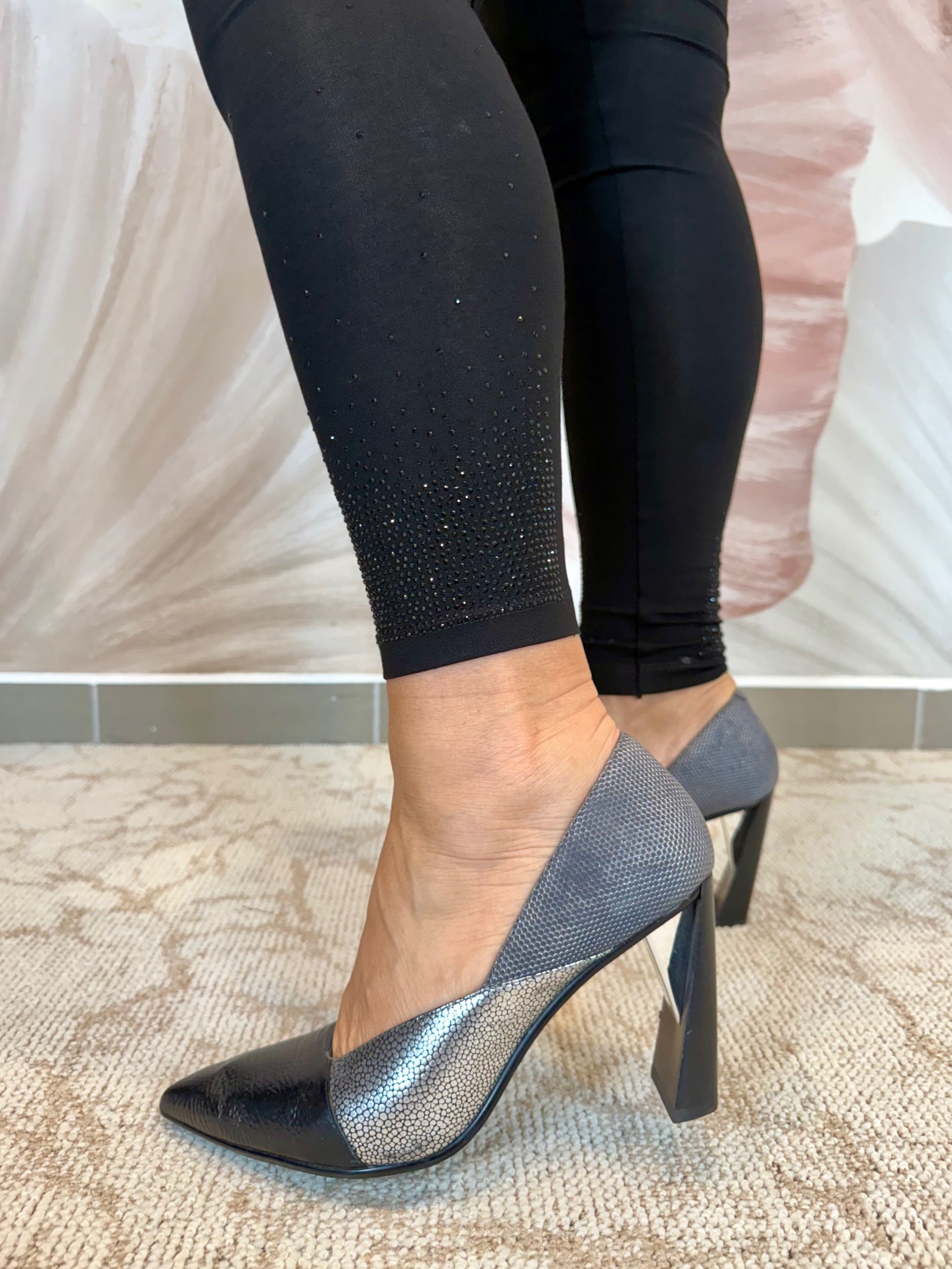 Fekete pamut leggings bokáján fekete kövekkel - Image 2