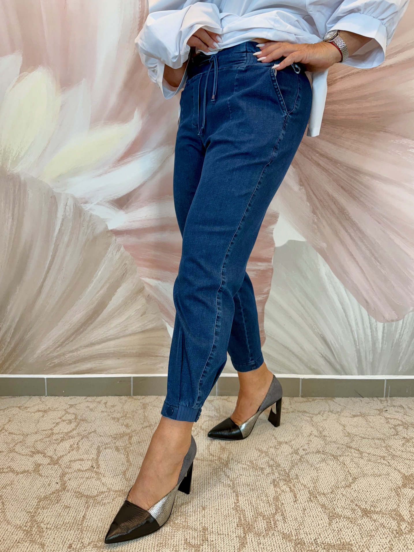 Gumis derekú alul patentos farmernadrág - Image 4