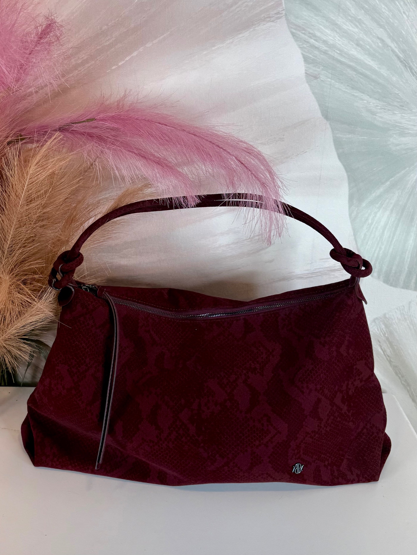 Burgundi kígyóbőr táska