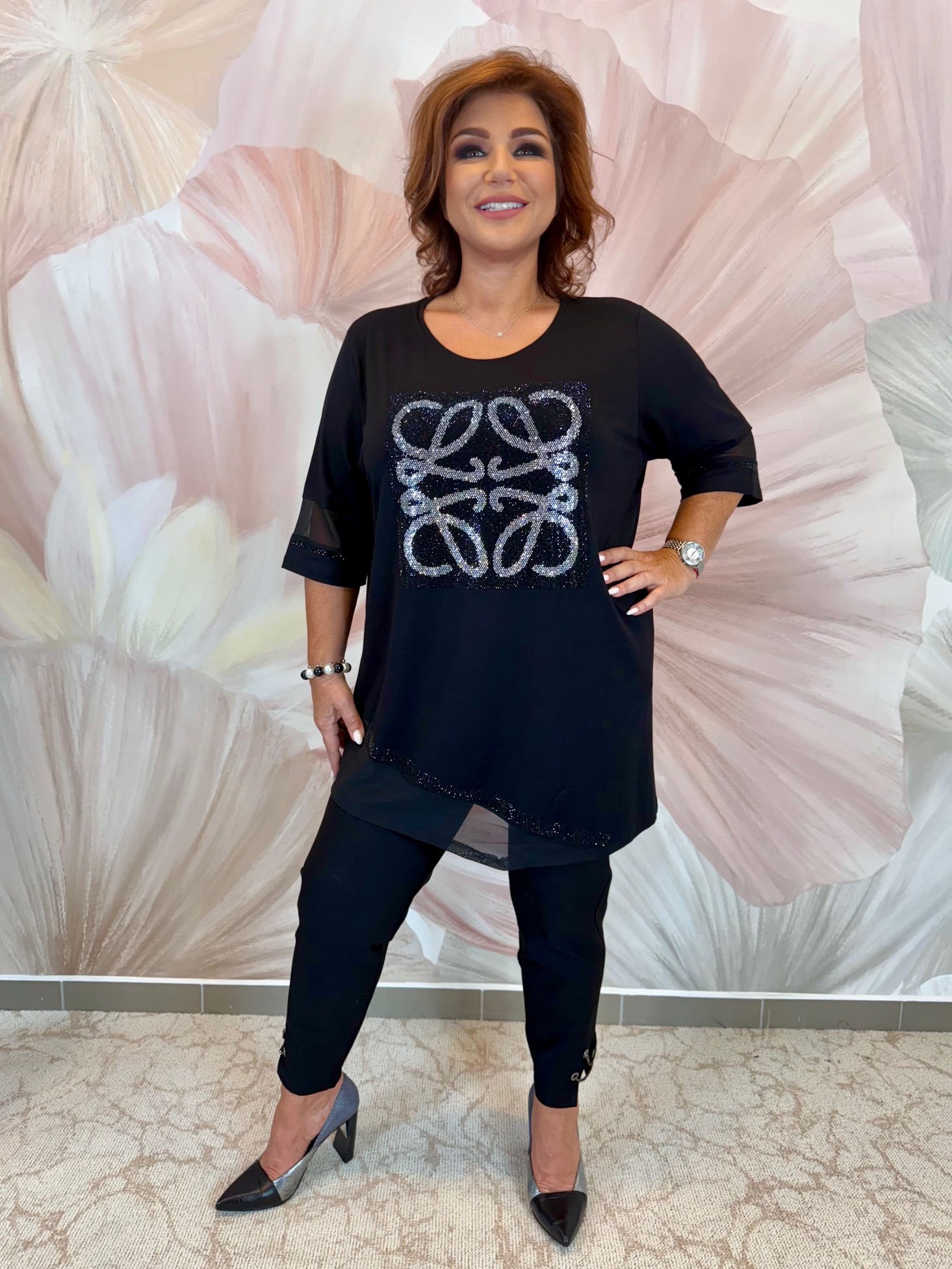 Fekete tunika tüllbetéttel, ezüst kristályokkal