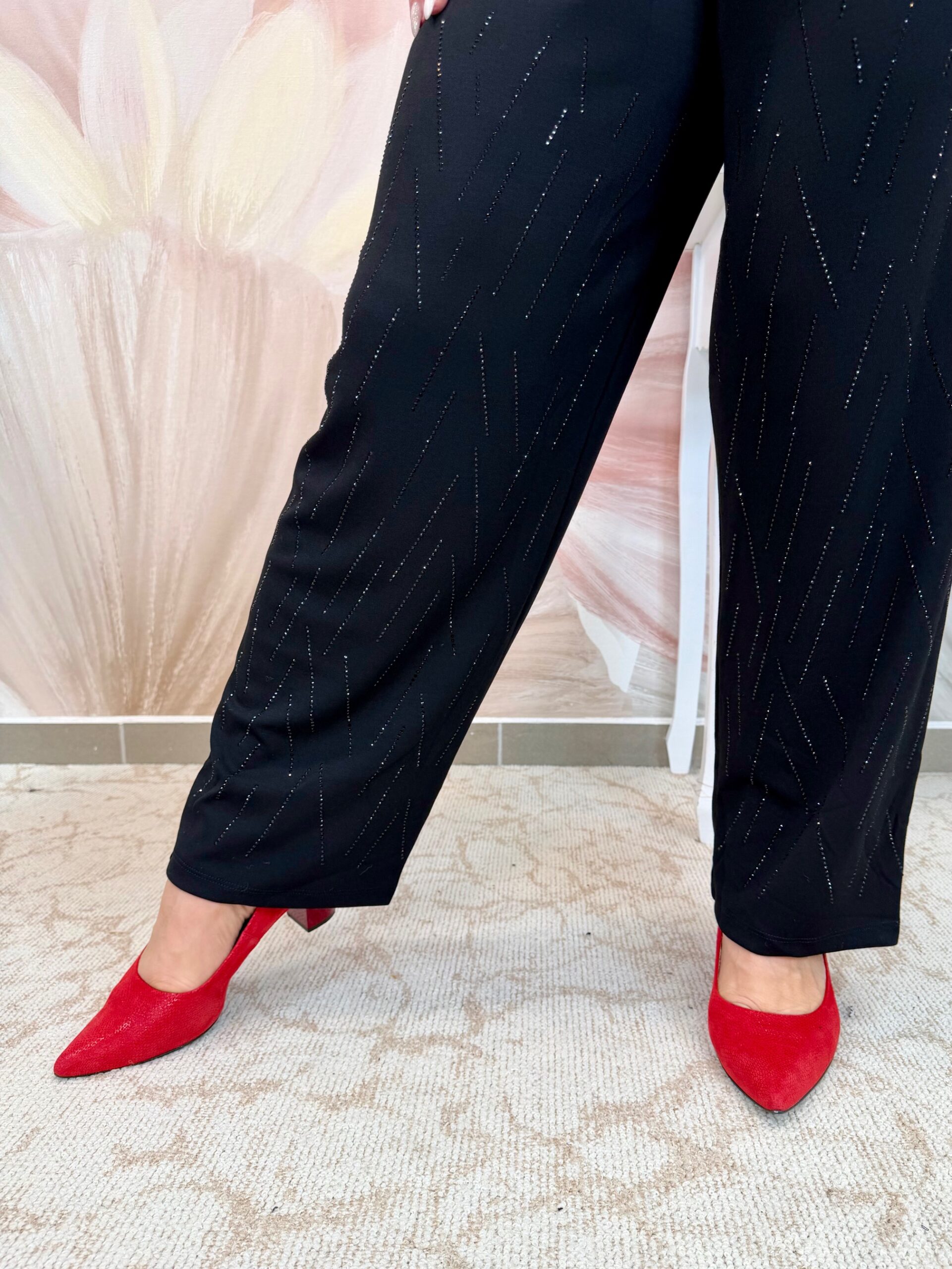 Fekete bővebb szárú pamut nadrág fekete kövekkel - Image 3