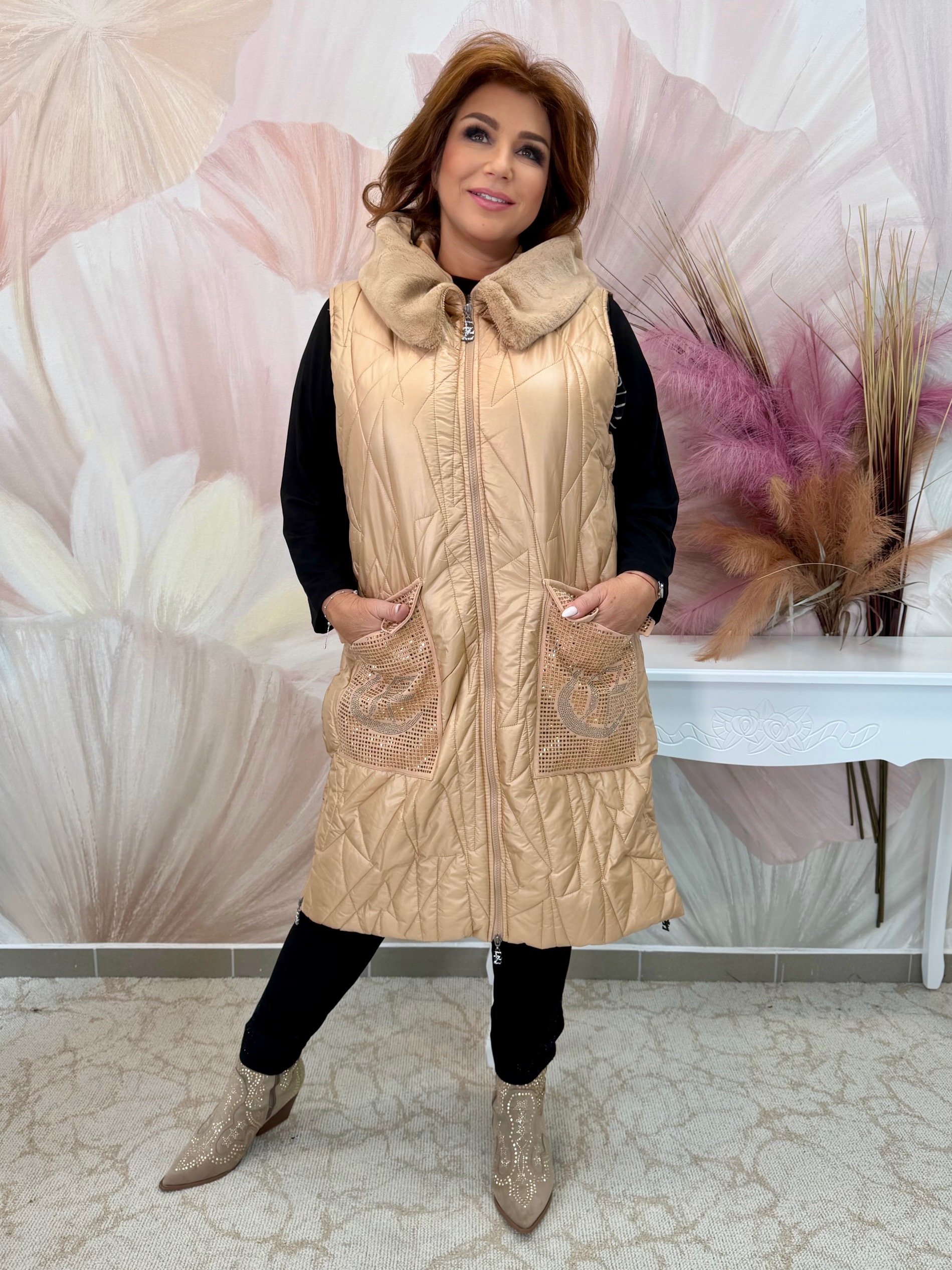 Hosszú pezsgőszínű mellény szőrmés kapucnival