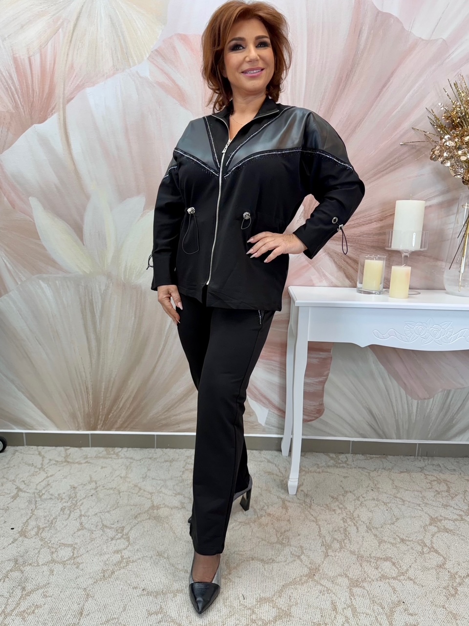 Fekete bőrbetétes szabadidő szett ezüst kristályokkal