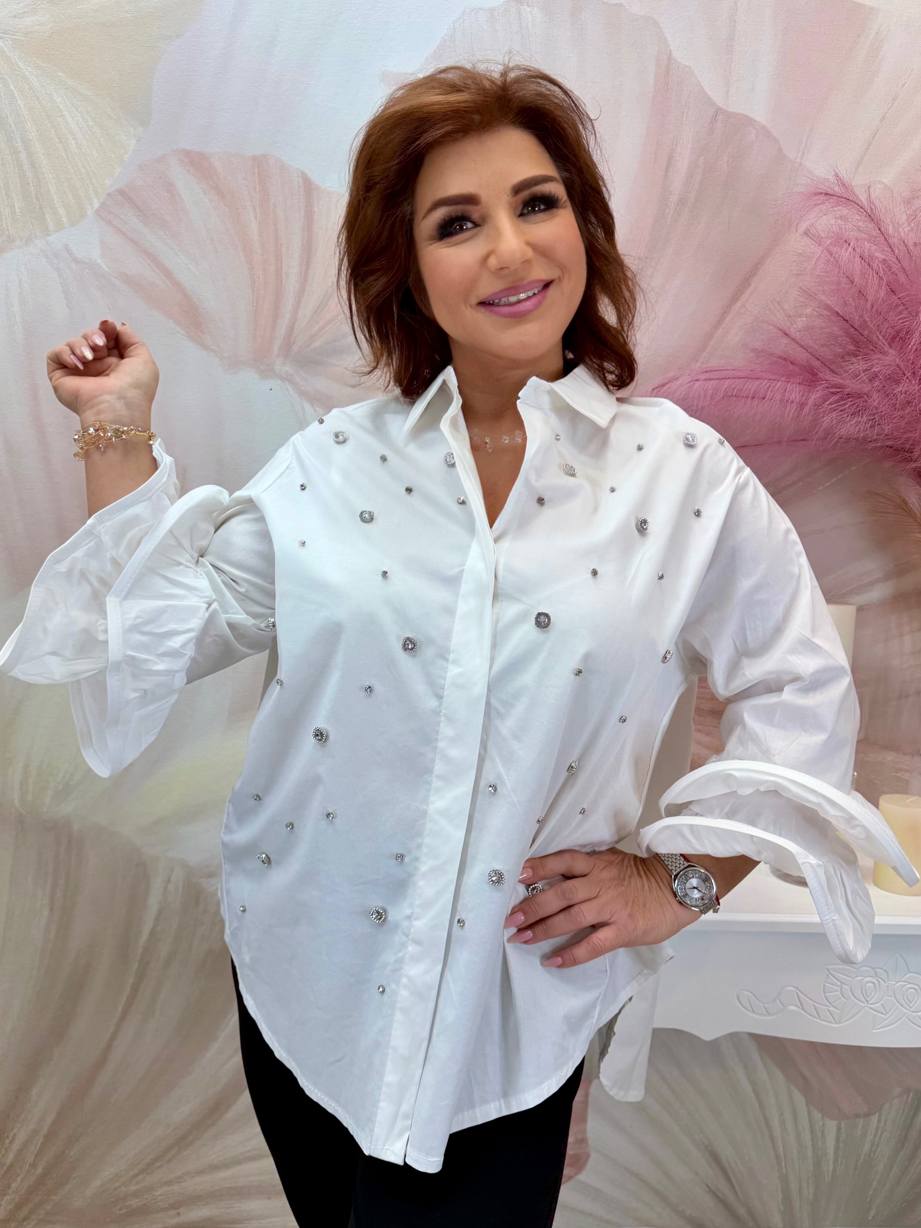 Tölcsér ujjú fehér blúz ezüst strasszokkal