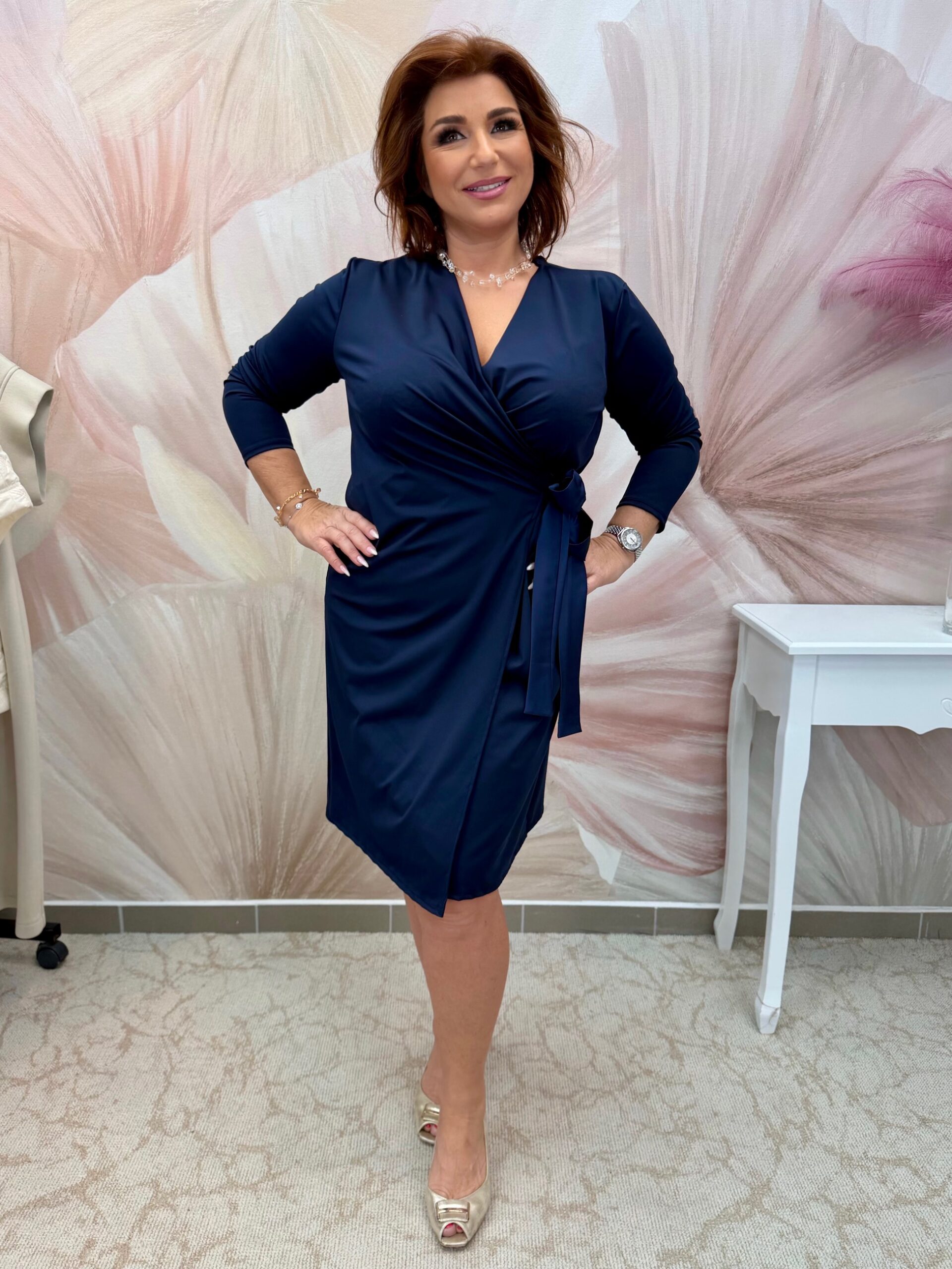 Csinos sötétkék átlapolt elasztikus ruha