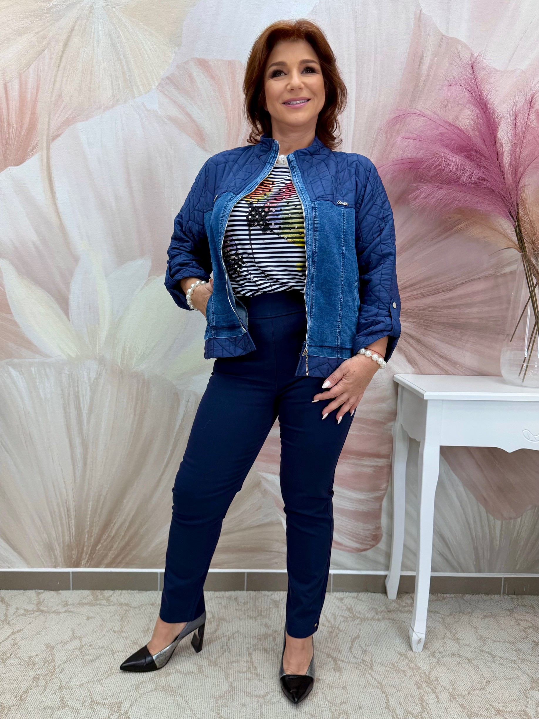 Sötétkék steppelt dzseki farmerbetéttel - Image 4